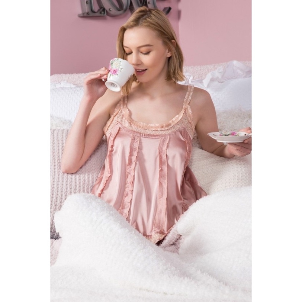 POL Rose Pink Satin Flowy Ruffled Cami Top - Picture 4 of 8